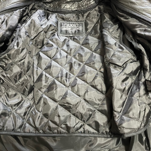 Woman’s Leather Gallery Fringed Motorcycle Biker Jacket size medium - Picture 14 of 14